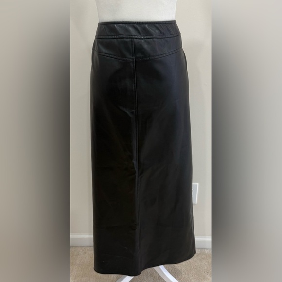 COLLUSION Plus leather look maxi column skirt in black Size 12 - Picture 3 of 8